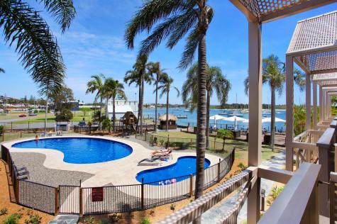 Pool
 - Comfort Resort Waters Edge