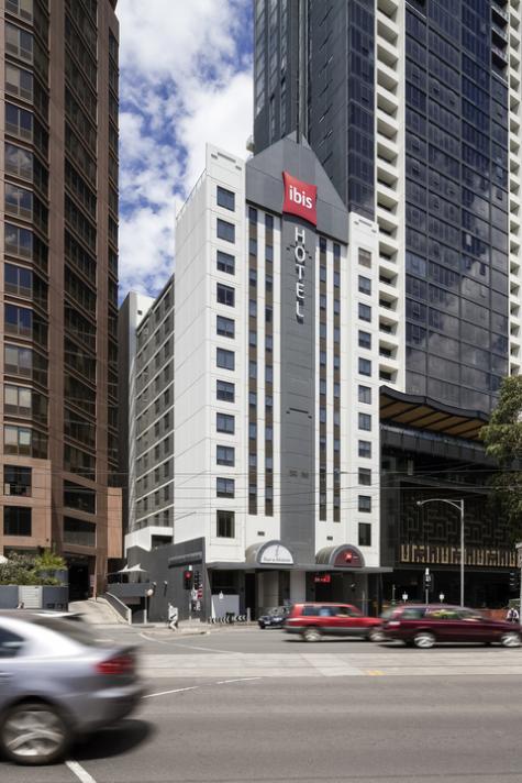 Ibis Melbourne External
 - ibis Melbourne Hotel and Apartments