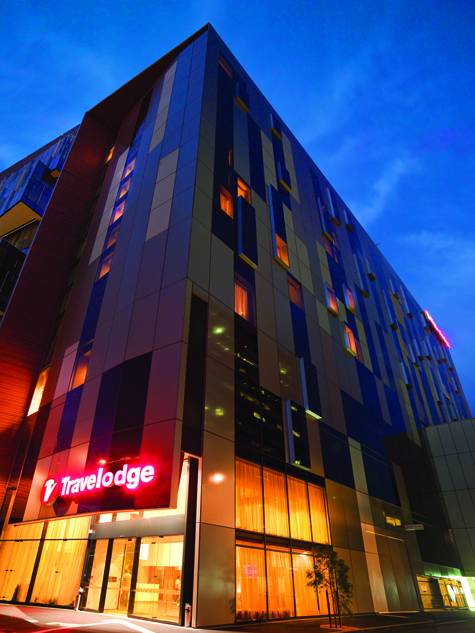 Exterior
 - Travelodge Hotel Melbourne, Docklands