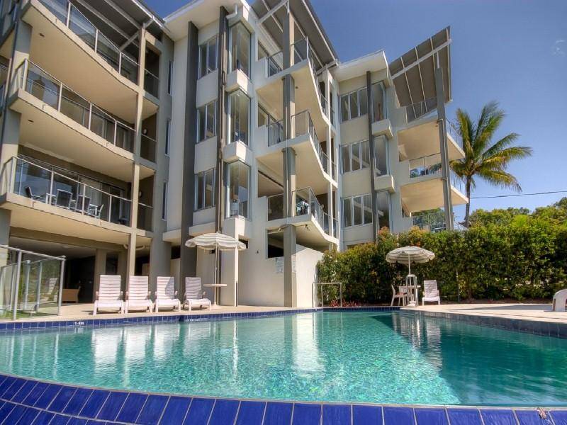 Heated Wet Edge Swimming Pool
- Rainbow Ocean Palms