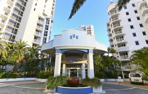 Front Entrance - Bel Air on Broadbeach