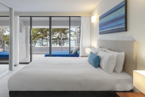 Bedroom - Drift Palm Cove