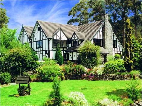 Exterior - Fox and Hounds Historical Hotel