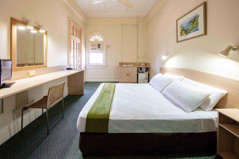 Budget Queen Ensuite
- Hides Hotel Cairns