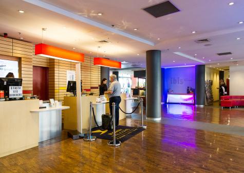 Reception
- ibis Sydney Darling Harbour