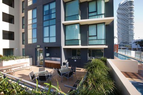 BBQ Area - Mantra Broadbeach On The Park