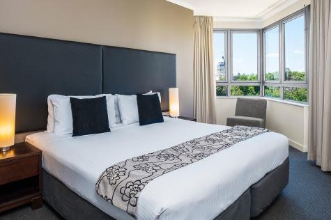 1 Bedroom Apartment
 - Mantra on the Park Melbourne