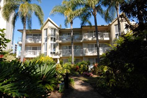 - Mari Court Resort