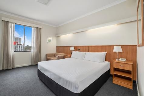 Standard King room - Metro Hotel Perth City