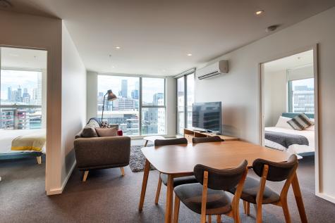 2 Bedroom Apartment Living - Orange Stay Apartments