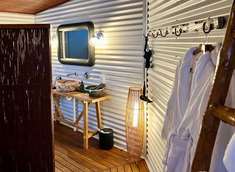 Ensuite in luxury tent
- Rangelands Outback Camp
