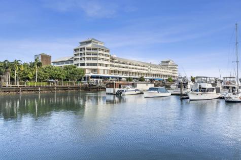 Hotel Exterior - Shangri-La The Marina Cairns