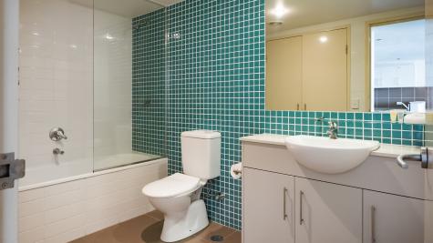 Bathroom - 2 Bedroom - Swell Resort Burleigh Beach