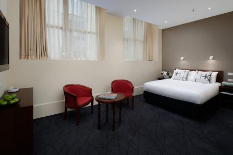 Heritage Queen Room - The Victoria Hotel